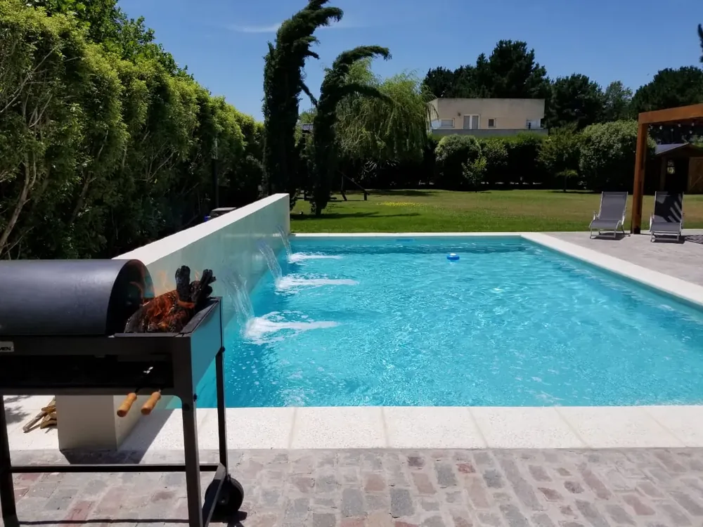PISCINA EN RUMENCÓ